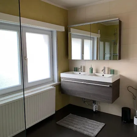 Huisjetuintjezeetje Holiday home *