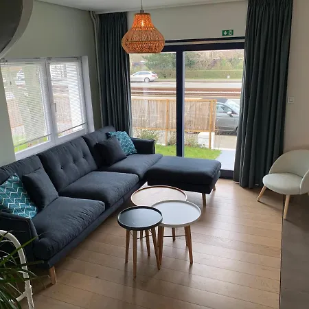Huisjetuintjezeetje Holiday home *